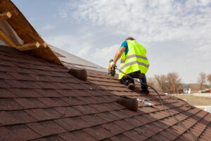 How do you know when the roof needs replacing